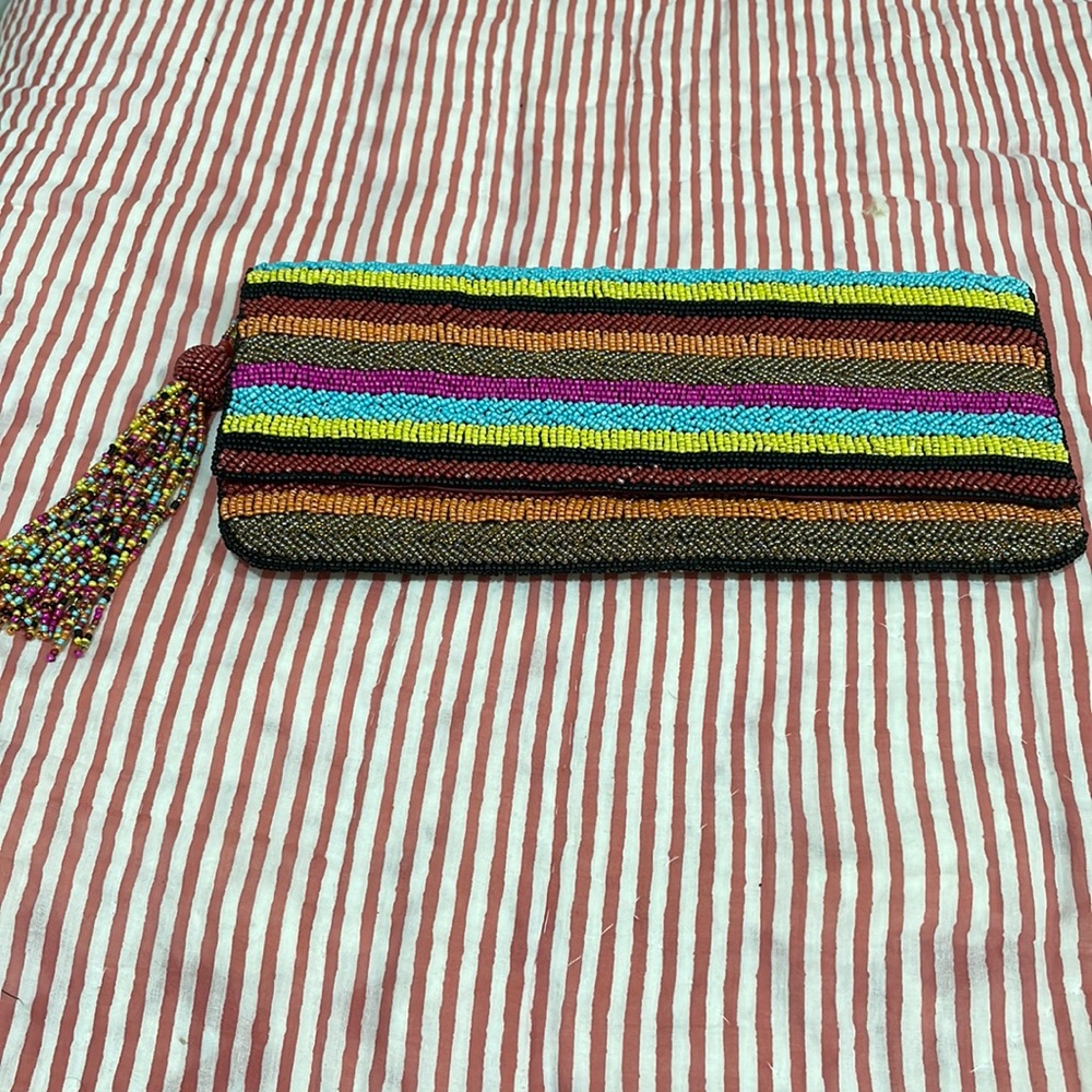 Beaded clutch